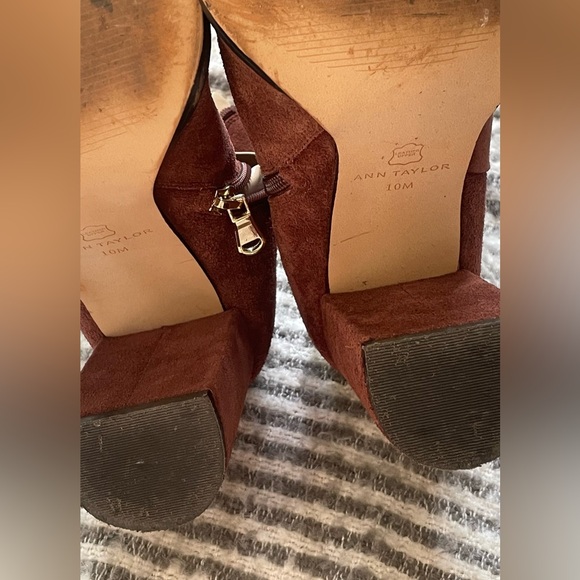Women’s rust colored Ann Taylor Loft suede boots - Picture 7 of 8